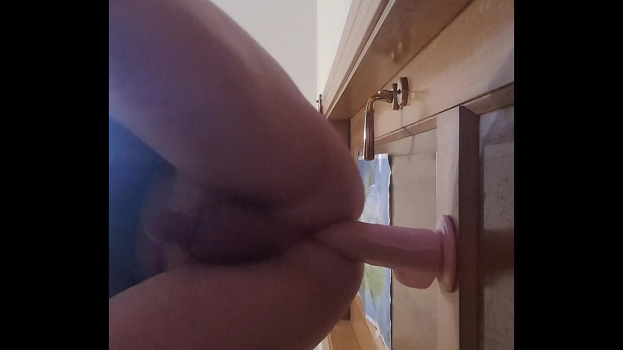 Big cock dildo destroyng my big ass