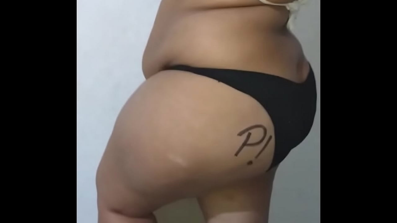 Chubby Mexican to take some nude photos and let them take cum on her feet, she did not want to but the tits sac in the video