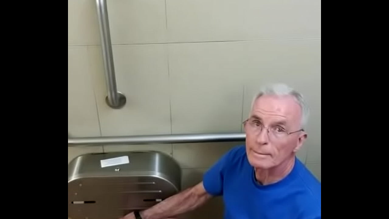 Spy old guy jerking in Home Depot restroom and he didn't care