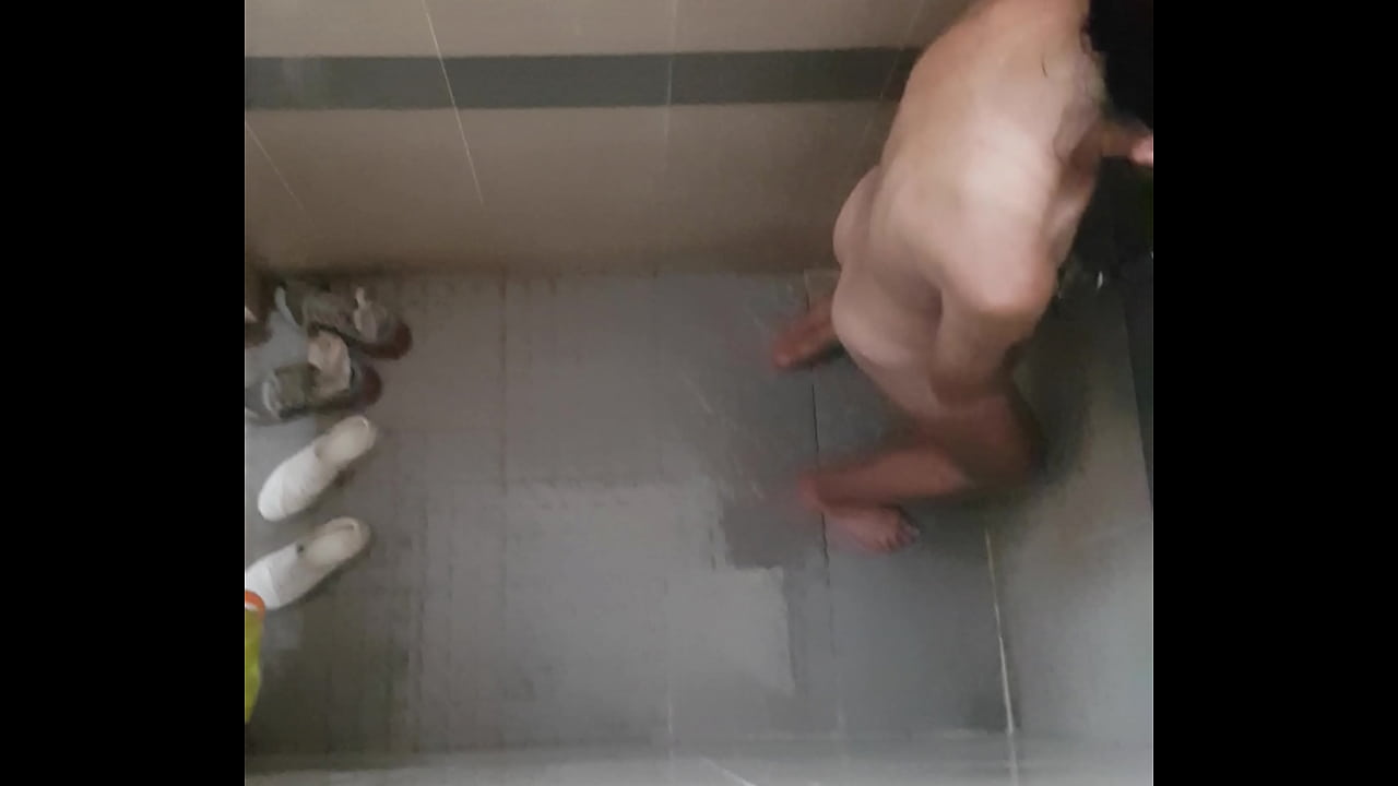 Vietnam bathroom, after running, she take bath
