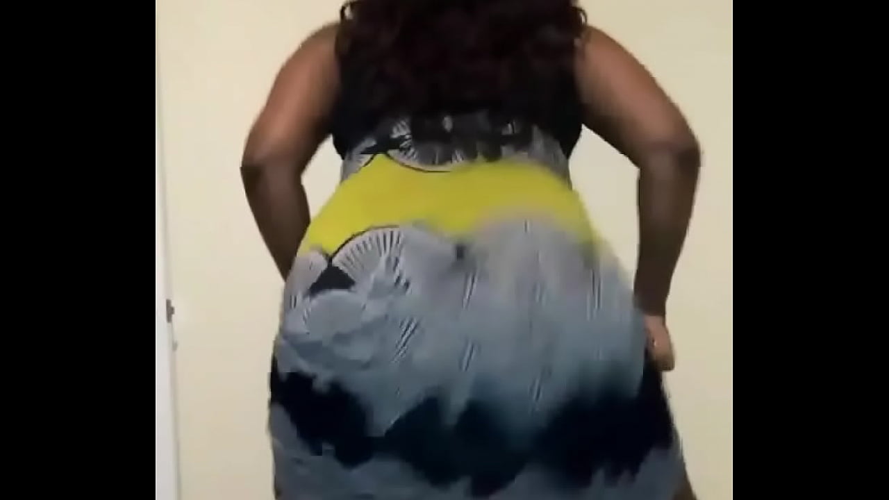 Shemale twerking big ass for u