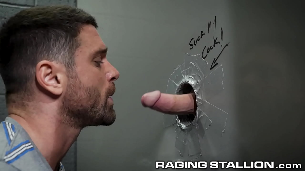 Hunks Have A Good Fuck At The Glory Hole