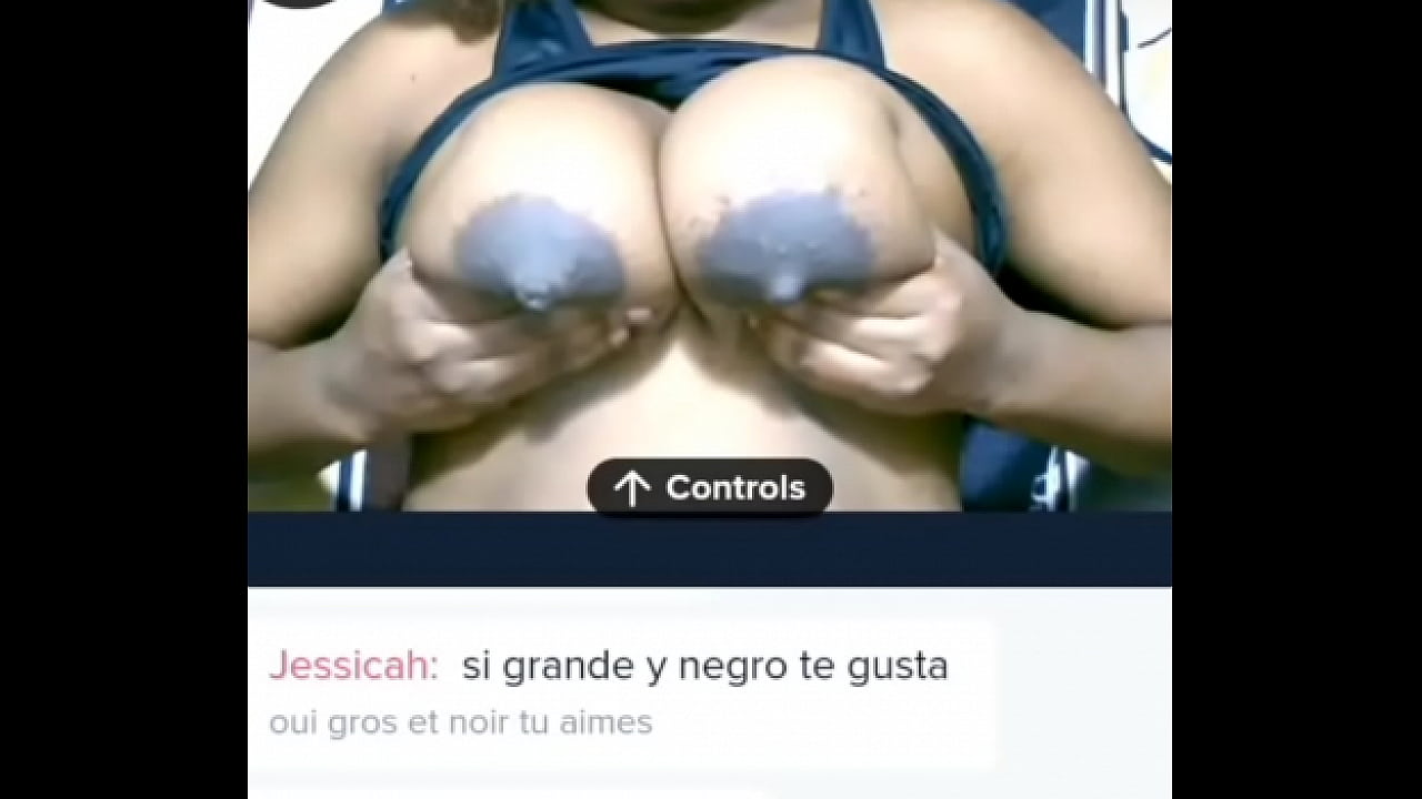 Que ricas tetas de una modelo webcam en videochat hot