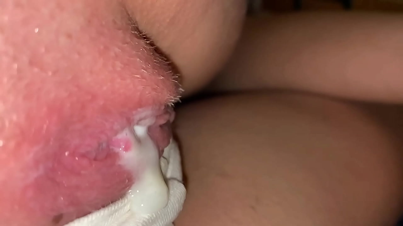 Submissive teen love to take a creampie pussy during coronavirus lockdown !