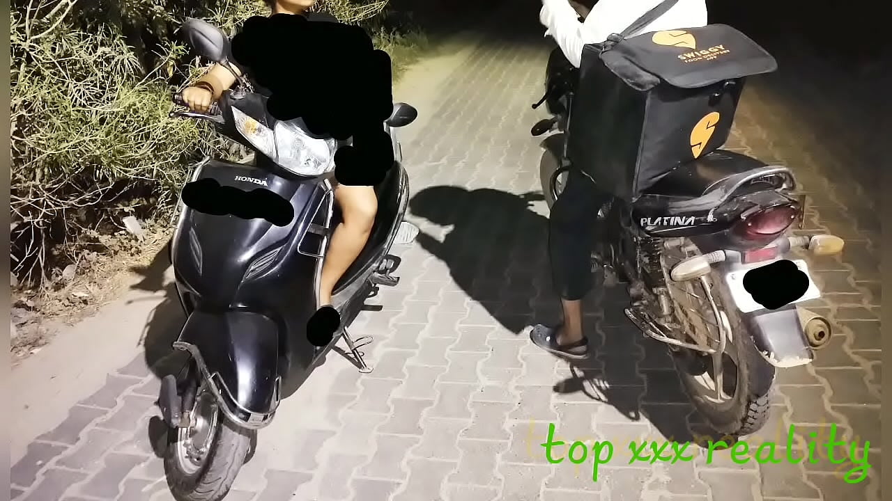 indian XXX Girl fucked by delivery boy