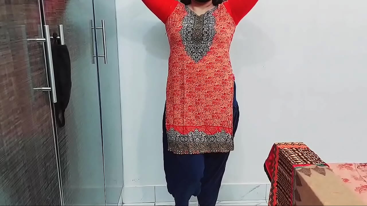 Indian Wife Home Made Nude Dance Shaking Boobs And Ass