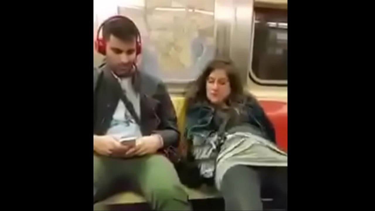 Siririca Em Pleno Metrô