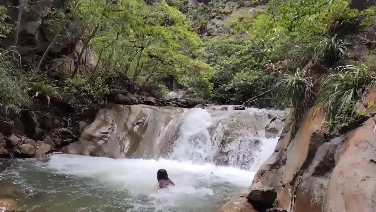 De vuelta al río, lindo día para un baño al aire libre