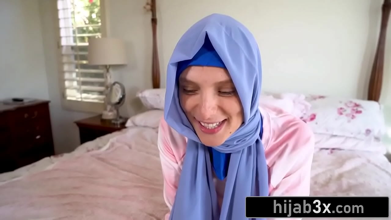 Lonely Muslim Babe Fooling Around and Fucking Her Best Friend