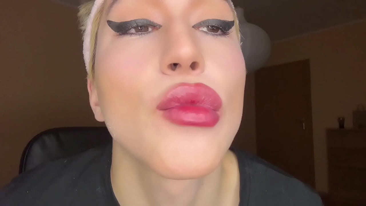 Teen crossdresser slut makeup