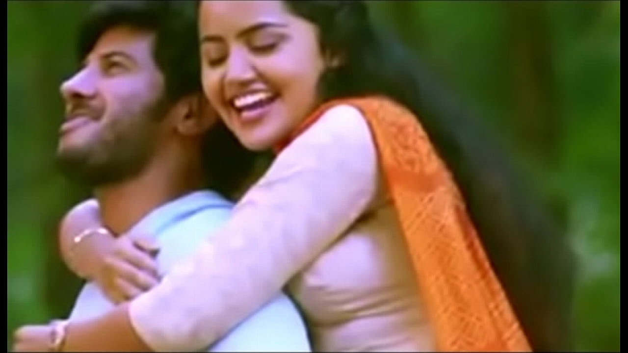 Anupama Parameshwar Boobs Smashed by dulqer