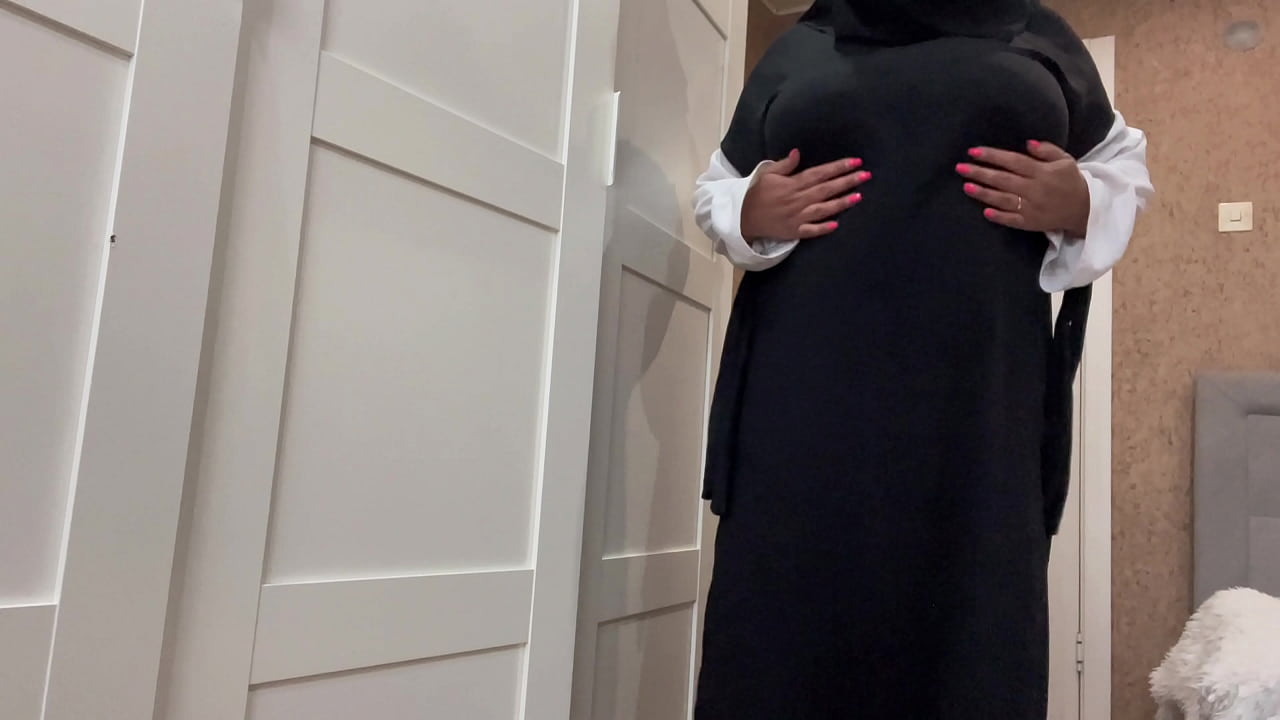 Arab masturbates in hijab