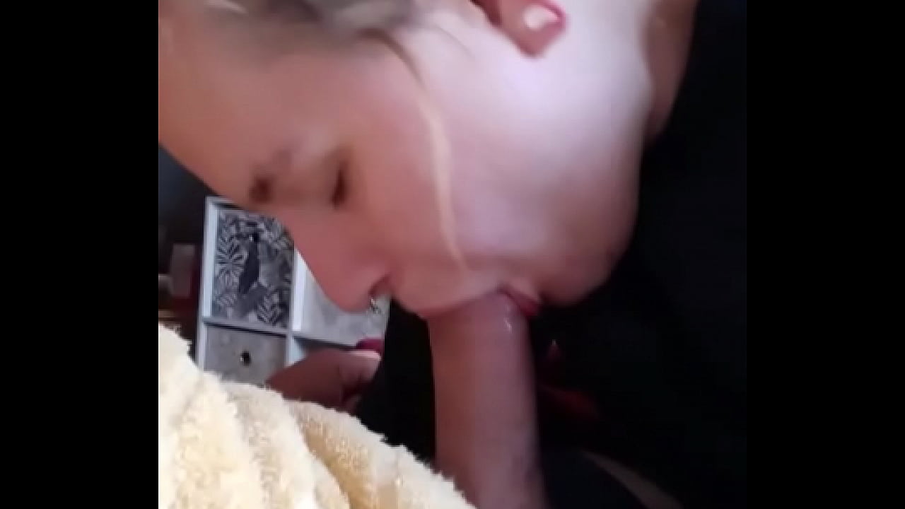 She loves sucking his cock