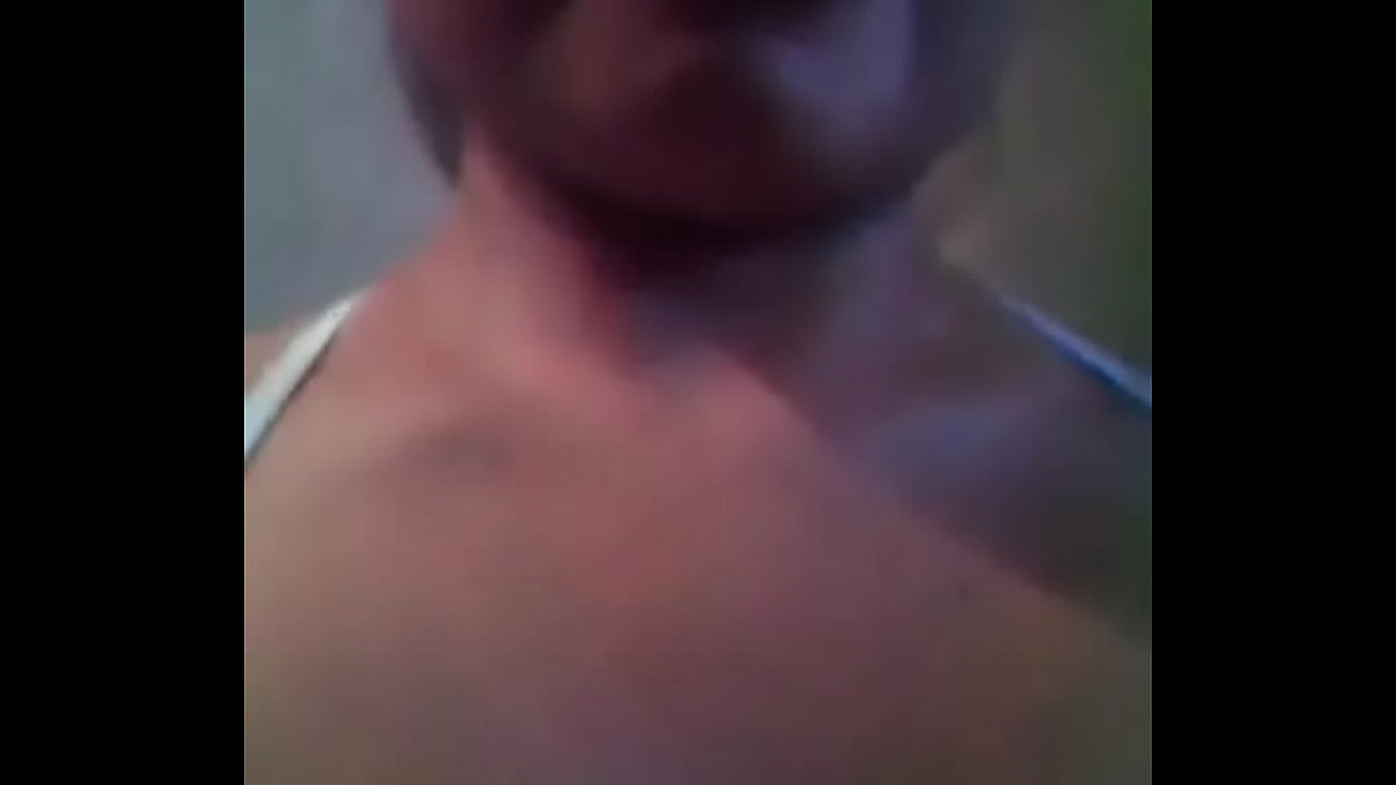 Mi amiga memanda un video de sus tetas