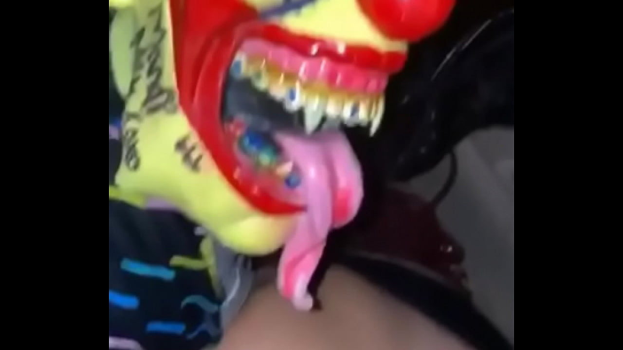 Mandi May sucks Gibby The Clown cock in a lyft