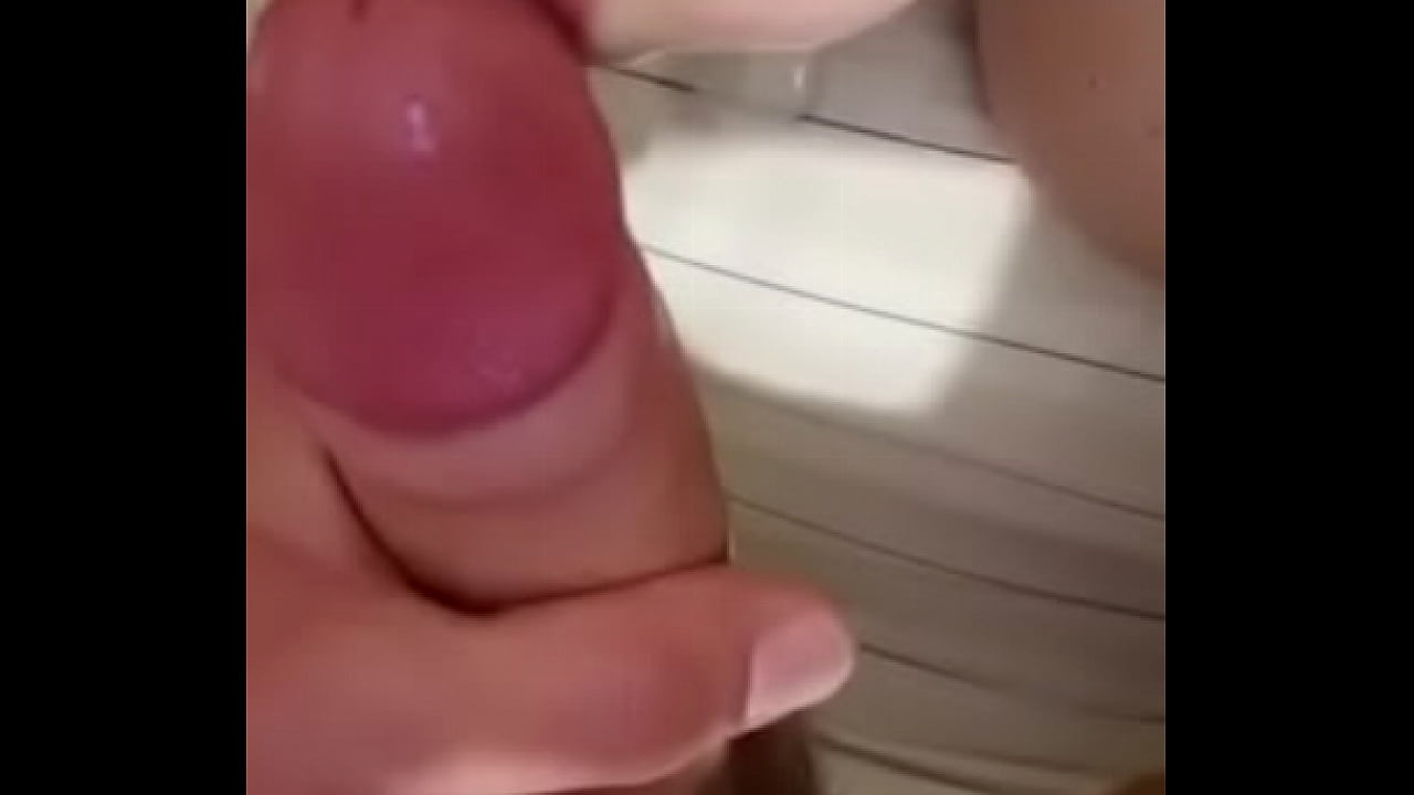 Su primer cumshot en la boca