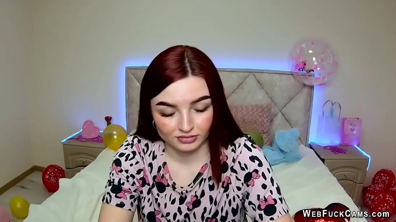 Cute amateur redhead young babe NicolPot in tshirt sitting in front of her webcam and chatting with fans and having fan on live homemade webcam solo show