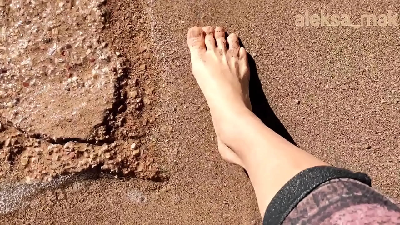 Best Friend Of Stepbrothers Wife Shows Feet Outdoors