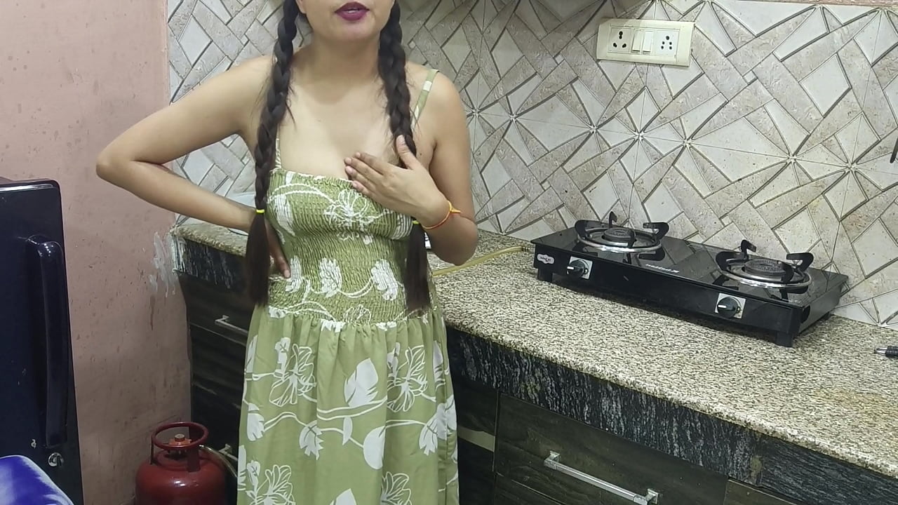 JIJA JI seduced by SAALI'S sexy body fucked her pussy and ass kitchen Hindi audio