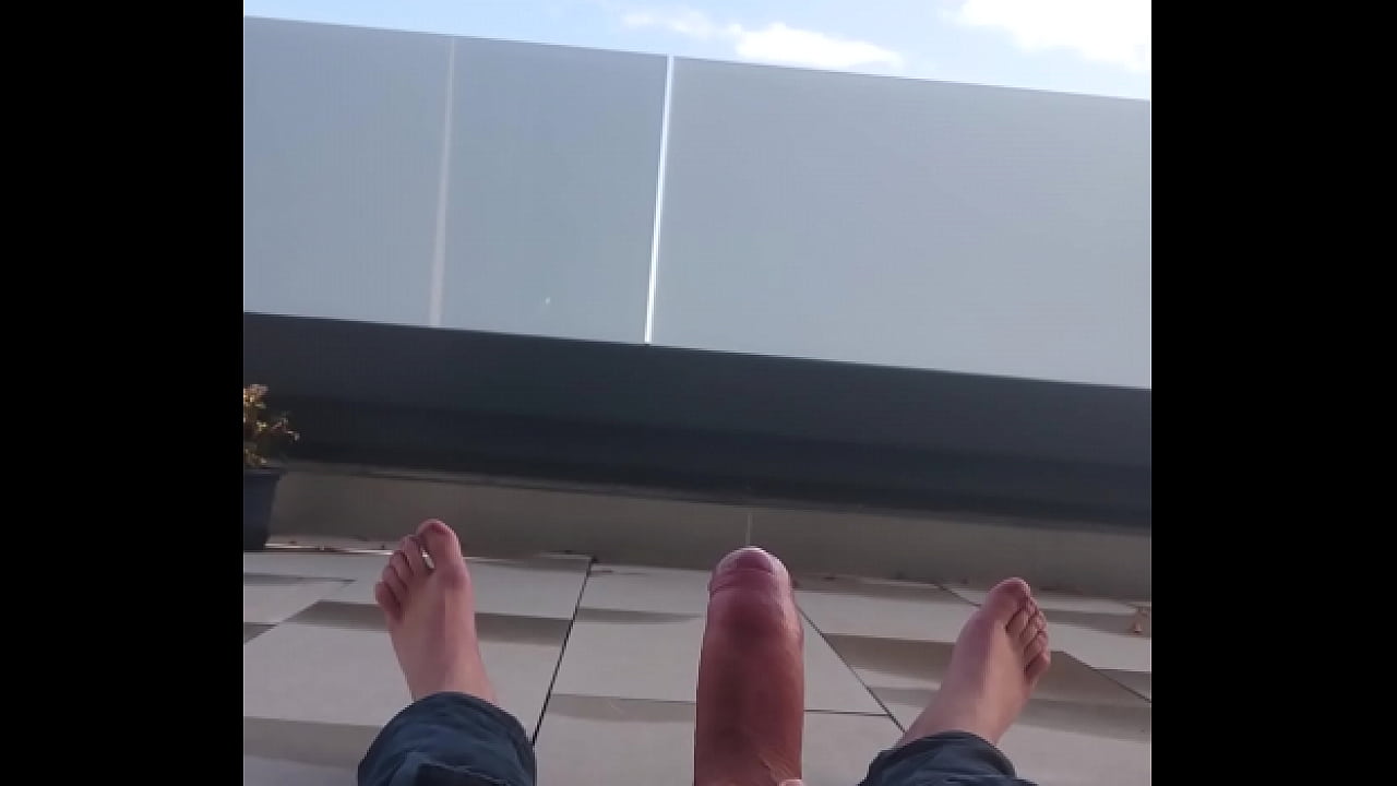 Public outdoor wanking