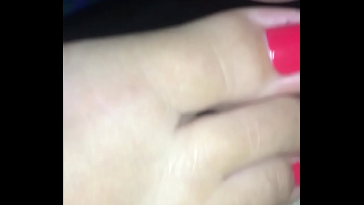 Cum on wife’s hot toes