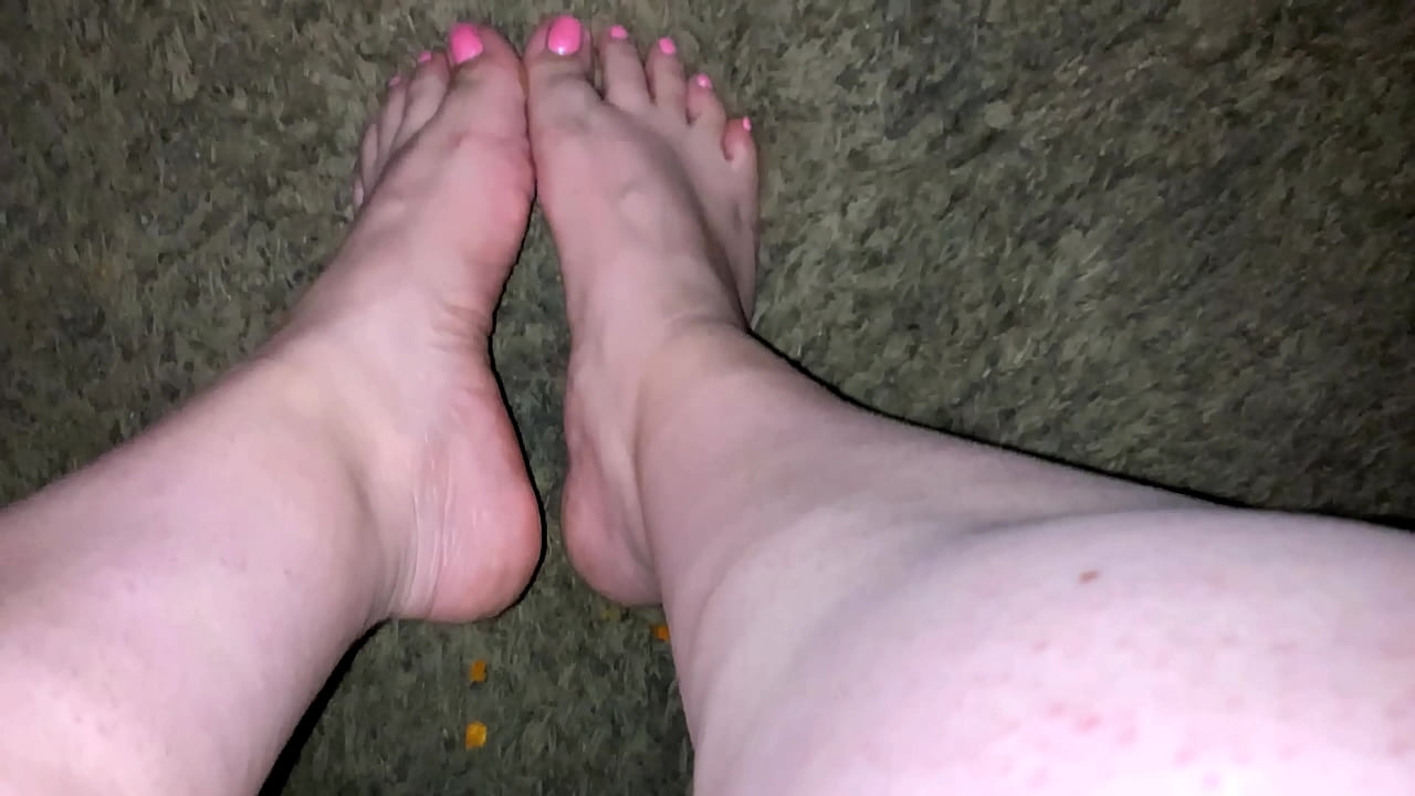 POV Cumshot beautiful feet