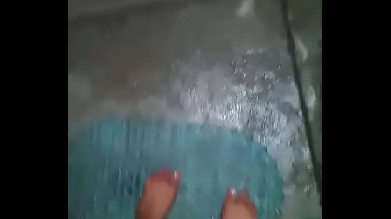 Se mastirba con el chorro del agua