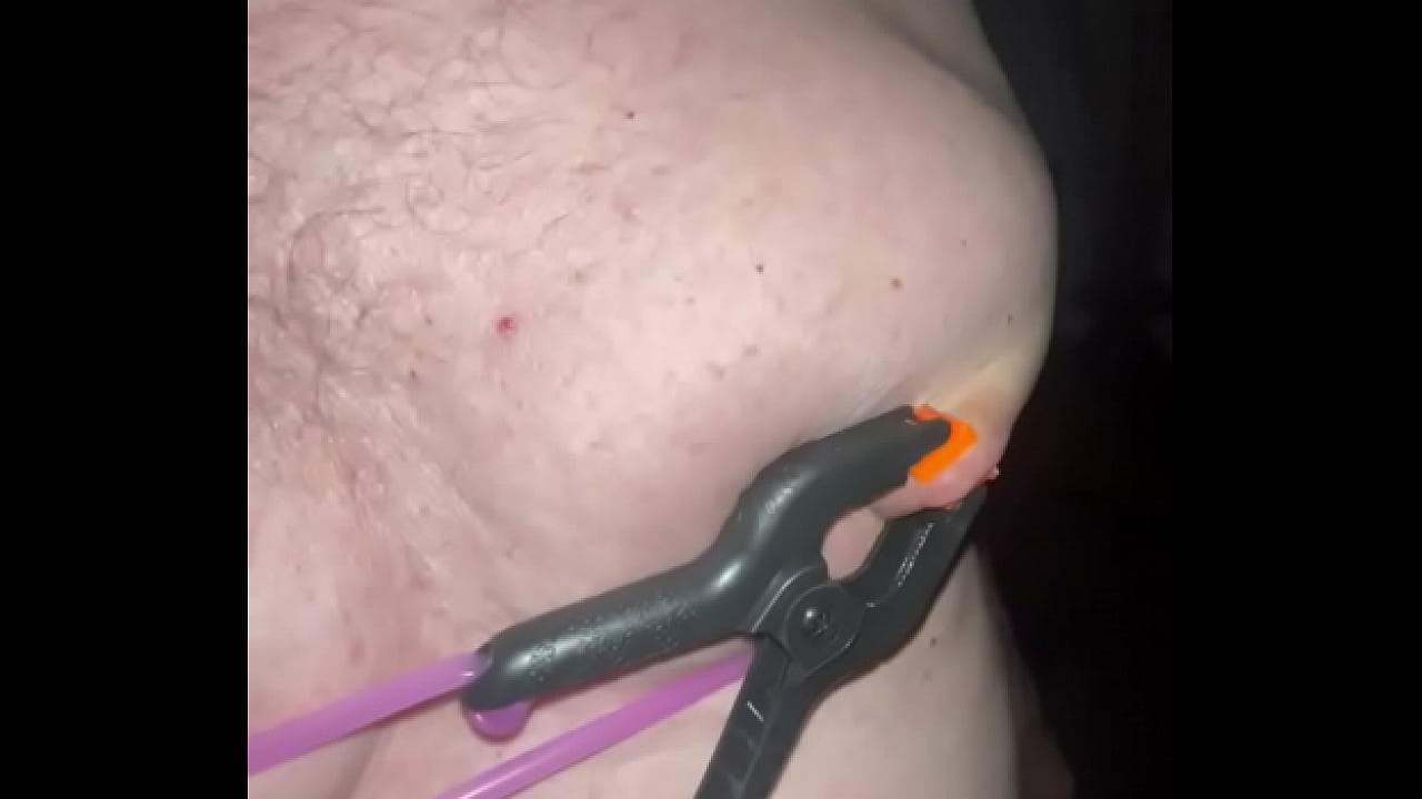 Rubber stretching with nipple clamps