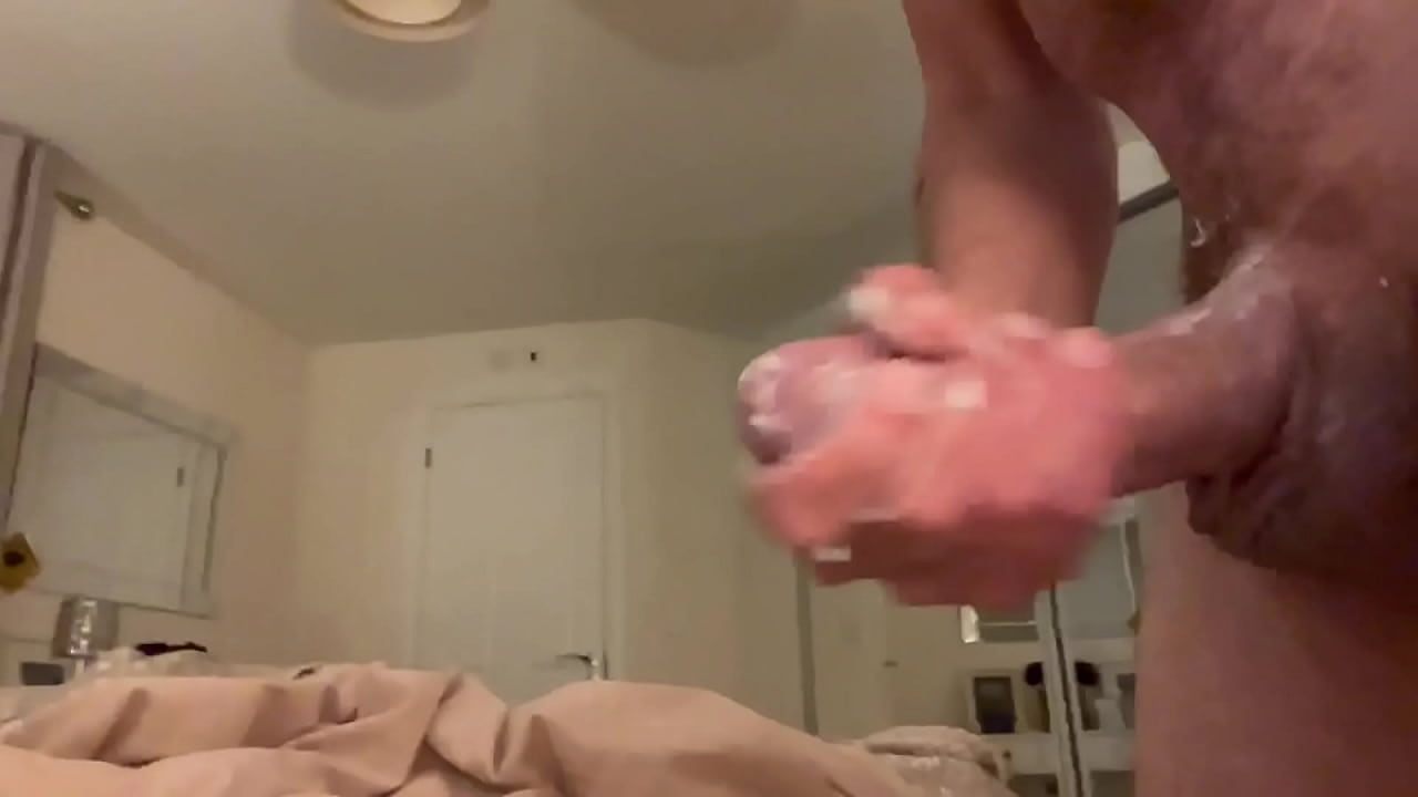 Greasy handjob and cumshot