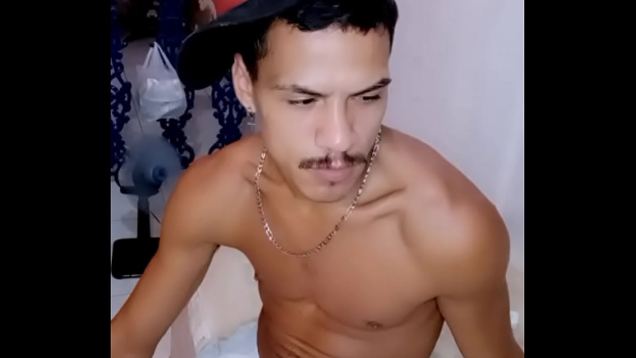 Augusto Phellipe,adora brincar sozinho na camera