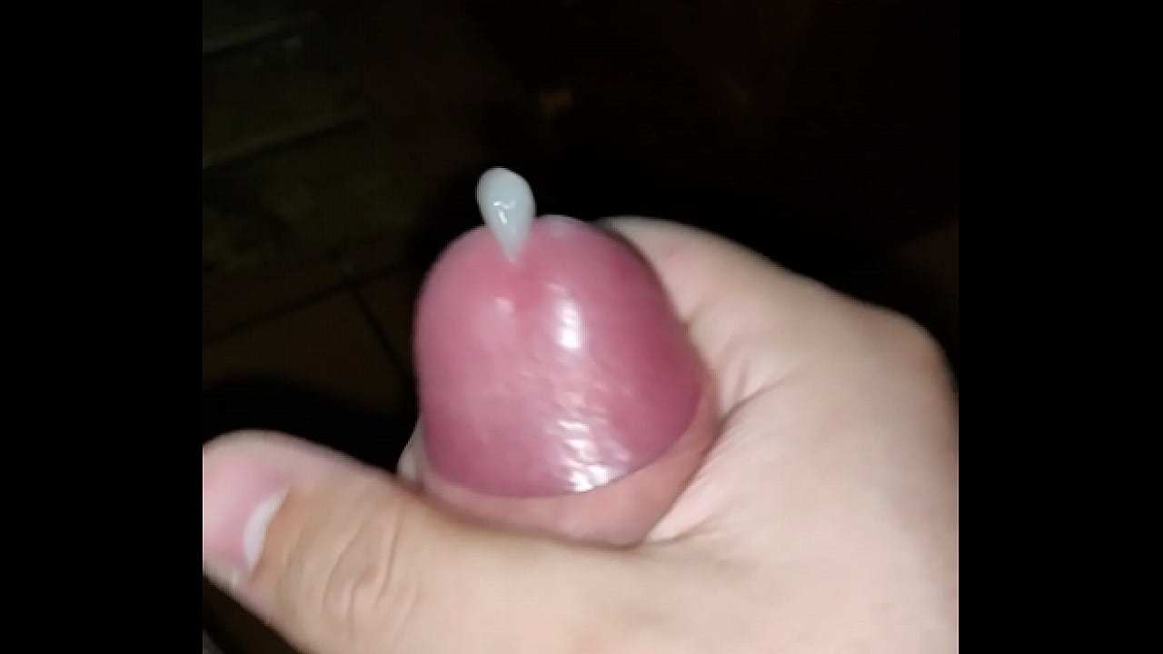 A big wank with a big cumshot