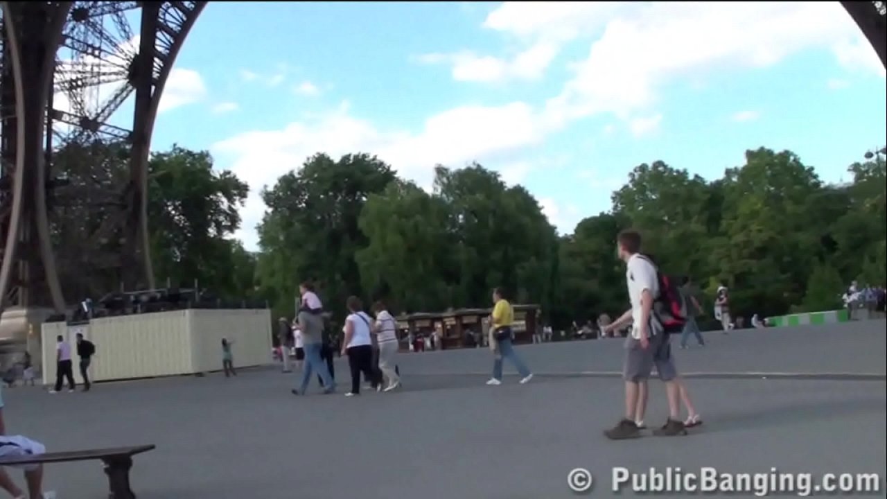 2 guys fuck a young cute girl by the Eiffel Tower