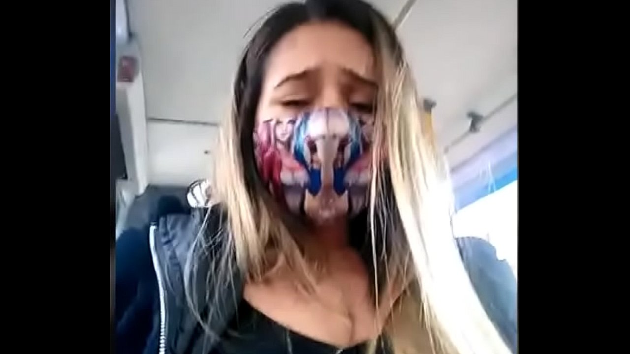 hermosa bogotana se masturba en bus urbano