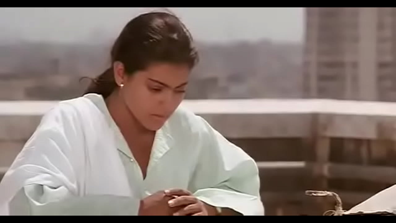 Kajol in sexy yellow Swimsuit - Baazigar