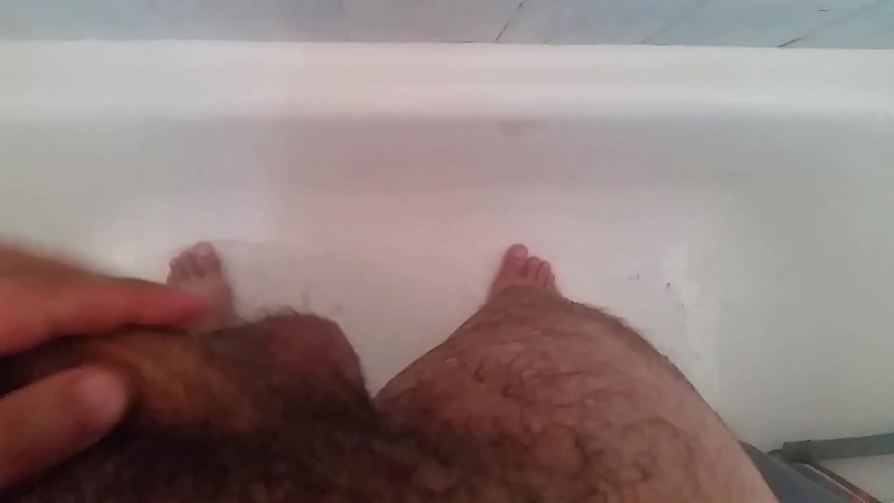 20 y/o uncut str8 guy cleaning and showering films himself
