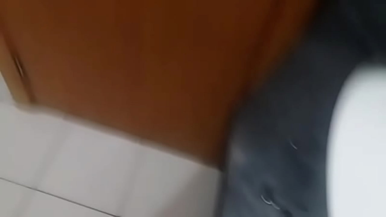 ALONE HANDJOB IN THE BATHROOM