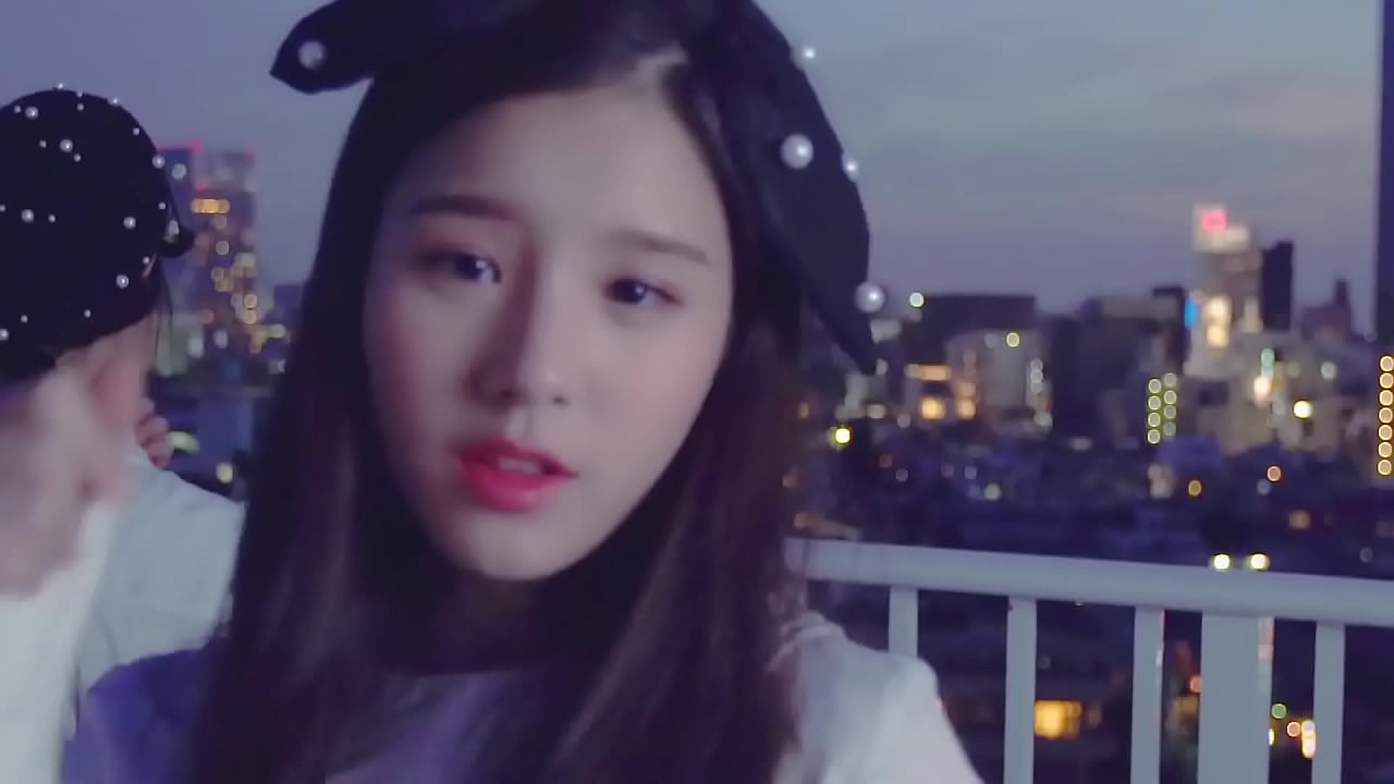 “Boy you just give me your love!!” LOONA (Hyunjin, Heejin) - “I’ll Be There” (LESBIAN GIRLS LOVE)