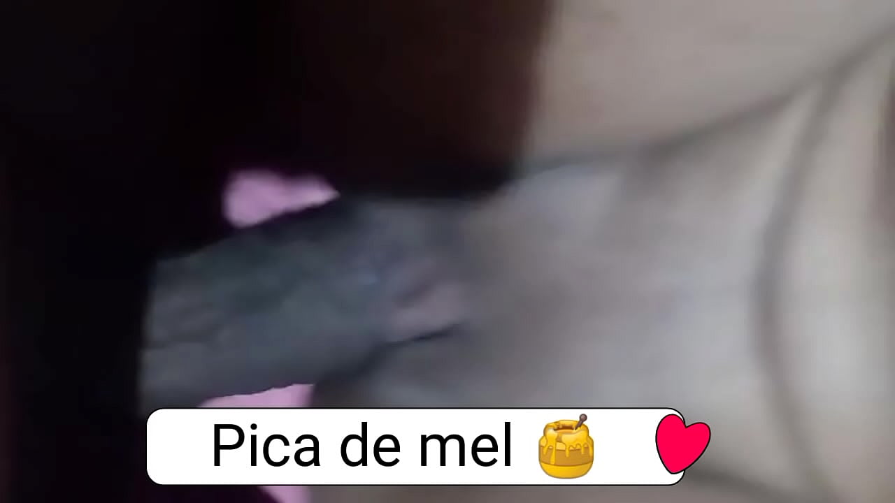 Ele tem a pica de mel e sabe mete gostoso