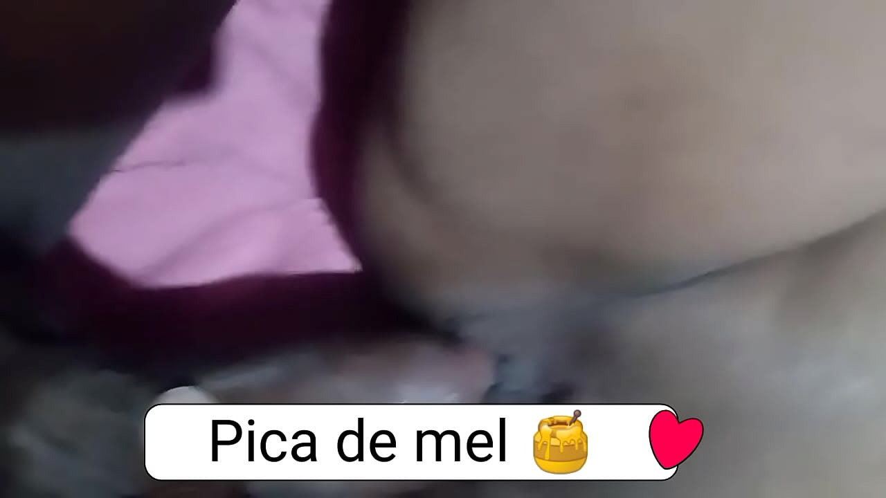 Ele tem a pica de mel e sabe mete gostoso