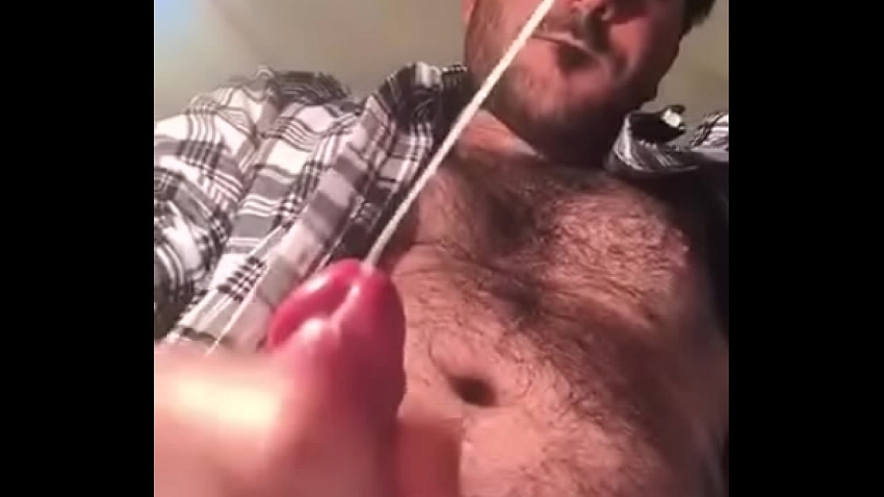 ¡Hombre hermoso se masturba bien rico!