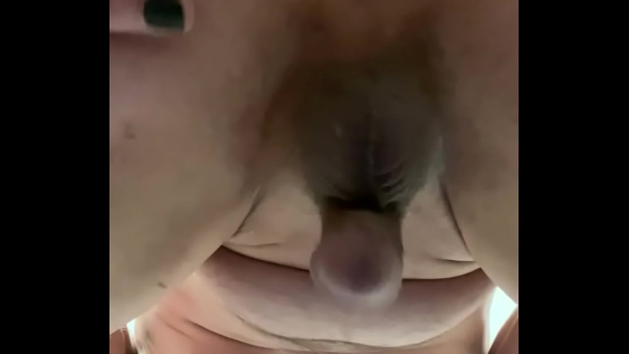 Anal gape from knotted dildo