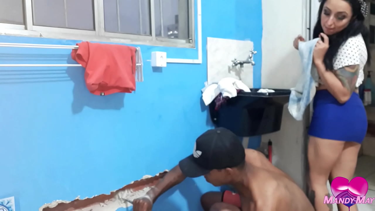 PAGANDO A OBRA DE CASA COM O CU