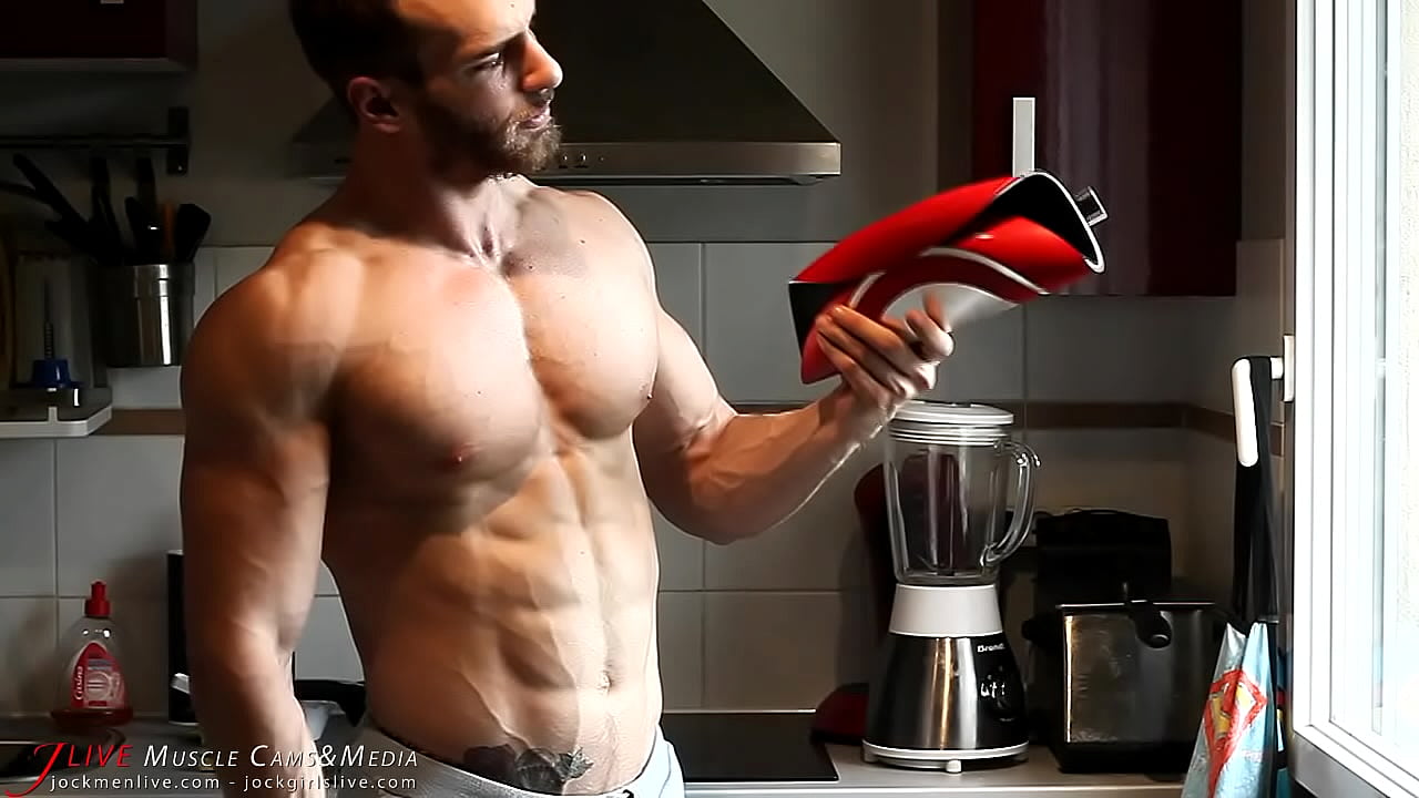 Twisting a frying pan easily