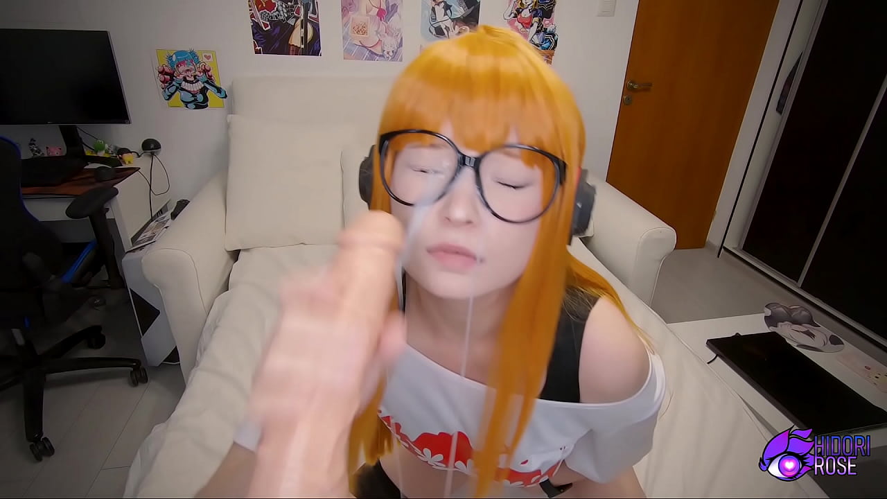 cosplay girl sucks big dildo