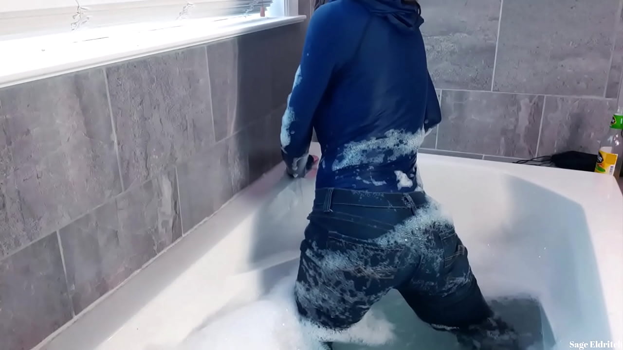 Cum w/ Me: Swimsuit & Jeans Bubble Bath