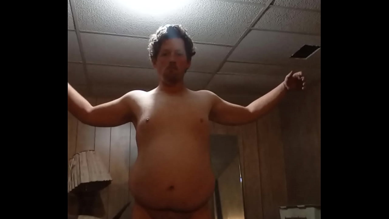 White Fat guy cock is fatter around than bbc