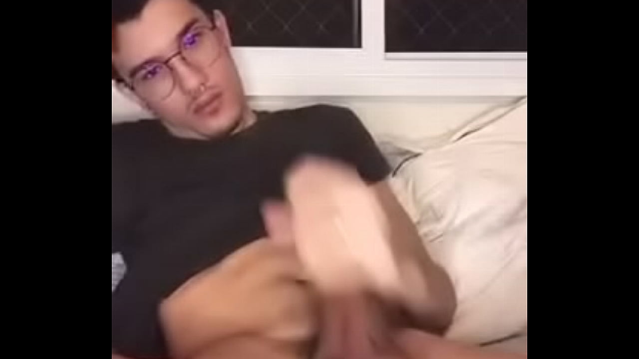 Hung twink moaning while jerking off