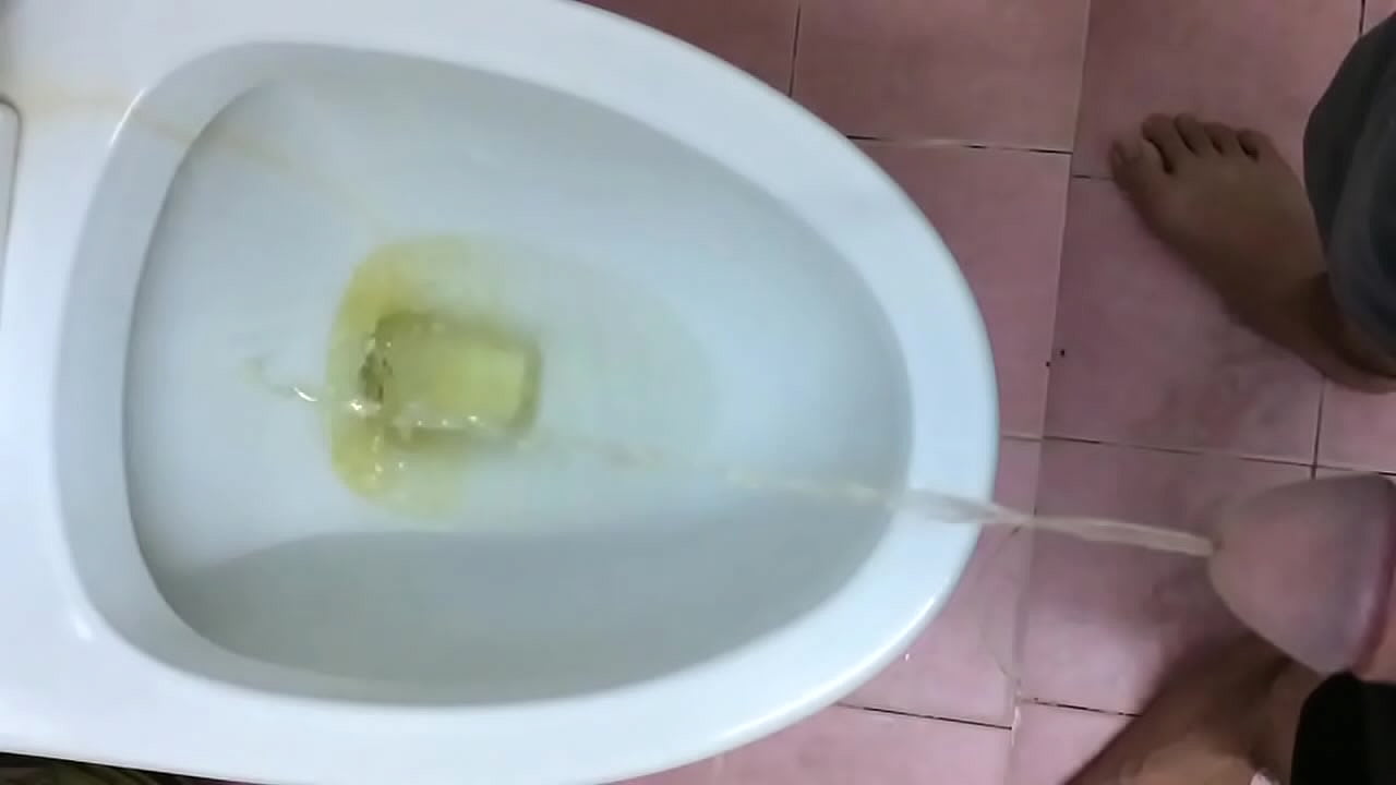 Piss - slow motion