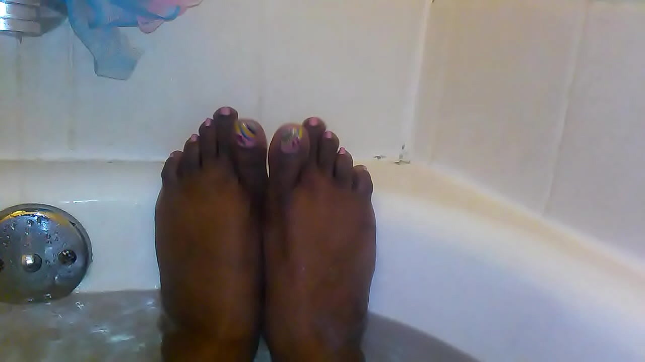 hot and wet pretty feet