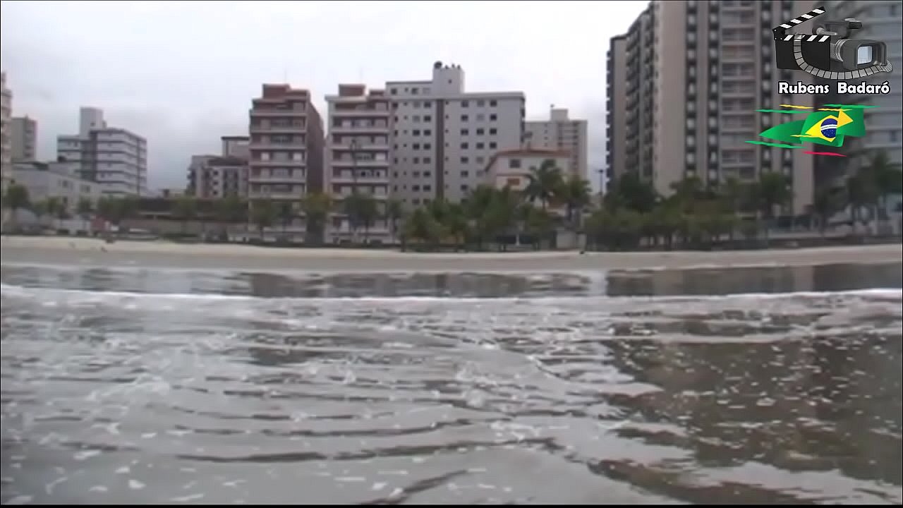 Putaria na areia com bombadona gostosa.